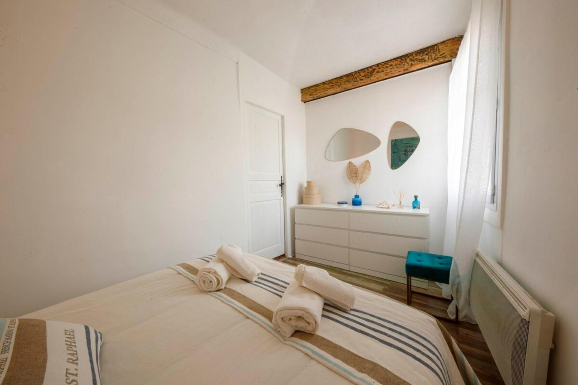 06M - Old Antibes Beautiful Duplex Terrace With Sea View Apartment Exterior photo